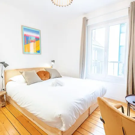 Le Petit Amandier - *